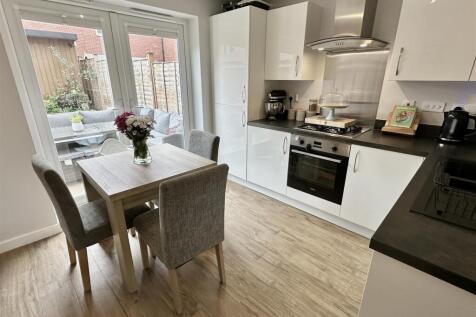 dining/kitchen