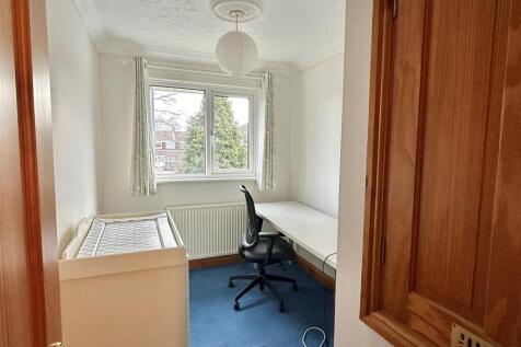 bedroom 3.jpg