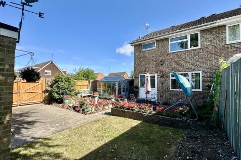 garden to house