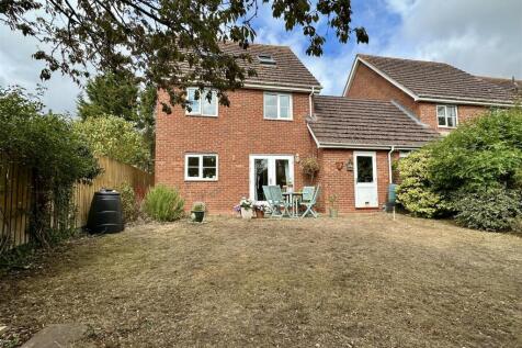 garden to house