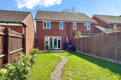 garden to house