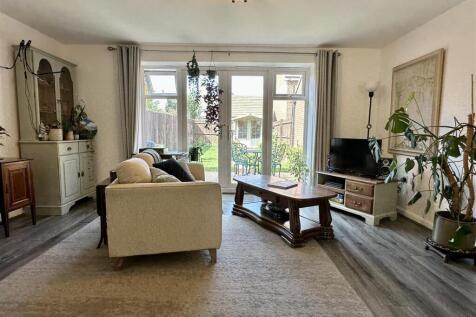 living room/dining