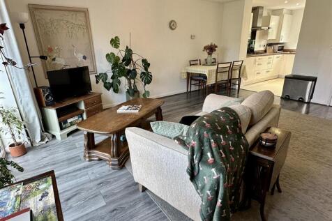 living room/dining