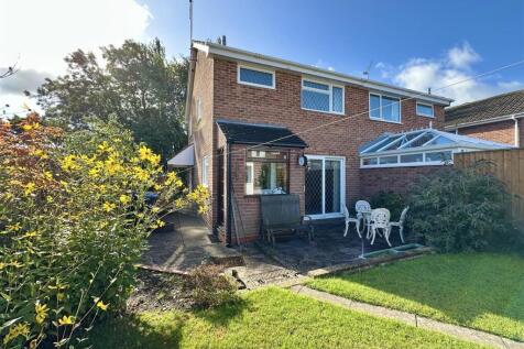 garden to house