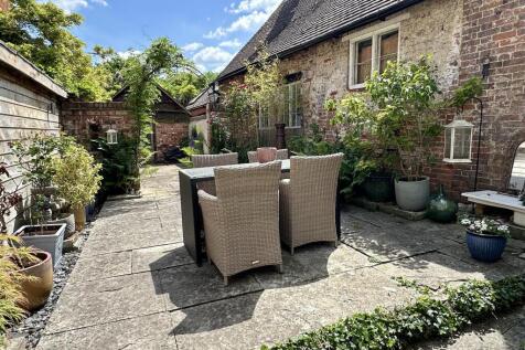 courtyard garden