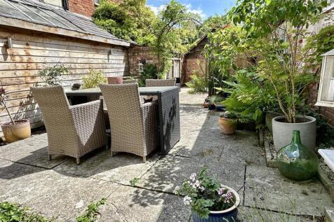 courtyard garden
