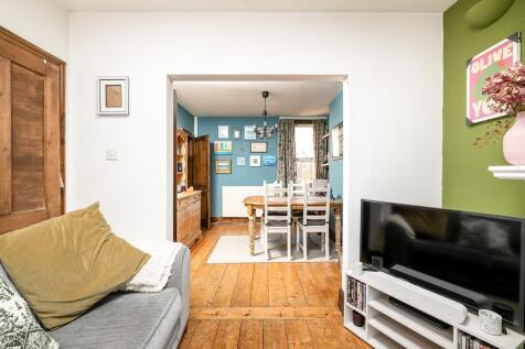 250417 - 99 George Street, Bedford - 12