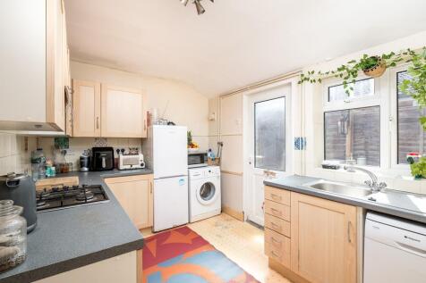 250417 - 99 George Street, Bedford - 15