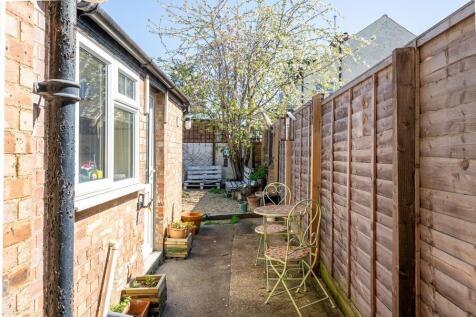 250417 - 99 George Street, Bedford - 04