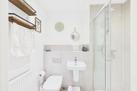 Bedroom 2 Ensuite