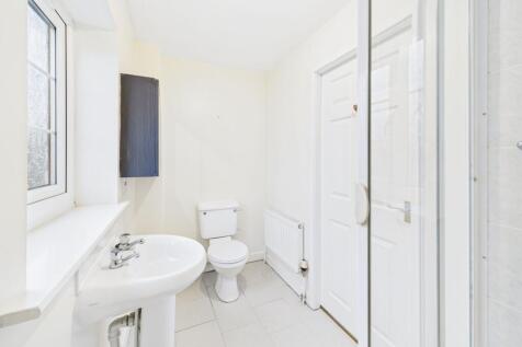 Second Bedroom En-Suite