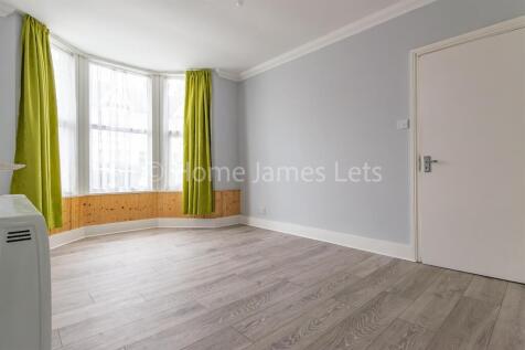 18654172-SittingRoom2.jpg