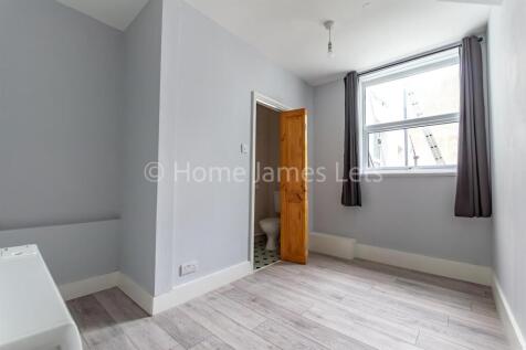 18654172-Bedroom1.jpg