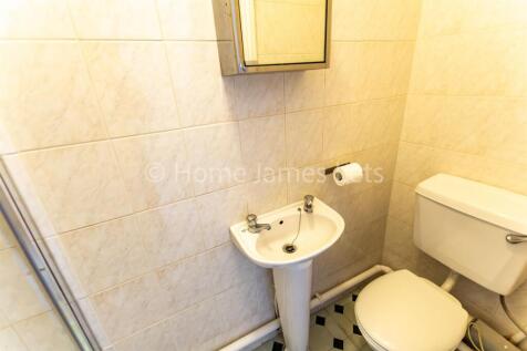 18654172-ShowerRoom2.jpg
