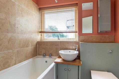 Bathroom(1).jpg