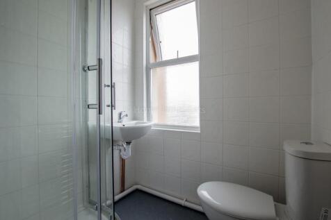 BuckinghamStreet21 ShowerRoomB.JPG