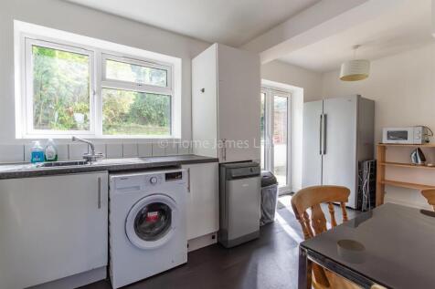 17898032 Kitchen(2).jpg