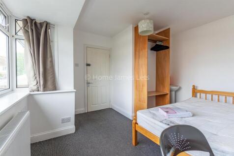 17898032 Bedroom1(1).jpg