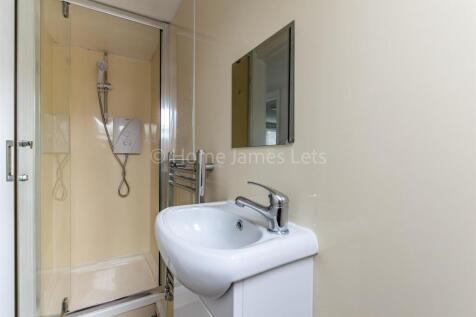 17897842-ShowerRoom1.jpg