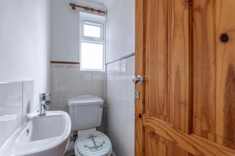 18748908 Cloakroom(1).jpg