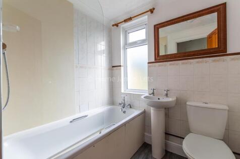 18748908 Bathroom(1).jpg