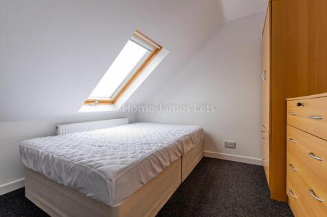 17927496 Bedroom (5a).jpg