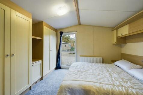 Double bedroom with en suite