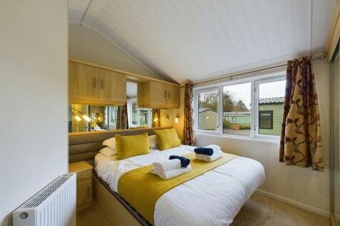 Double bedroom with en suite