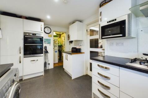 RESIDENTIAL KITCHEN
