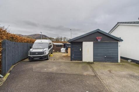 GARAGE &amp; PARKING