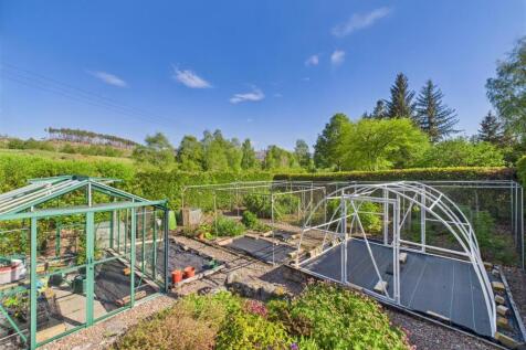 VEGETABLE GARDEN