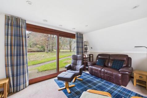 LOUNGE/KITCHEN