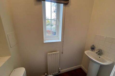 Cloakroom/wc