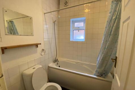 9aa.gf bathroom.JPG