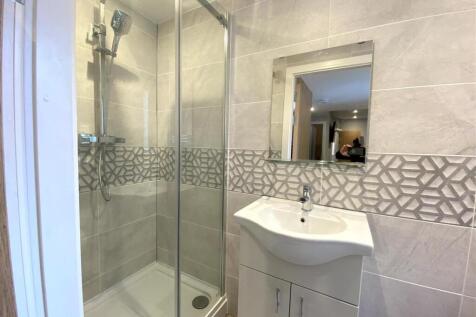4ag.shower1.JPG