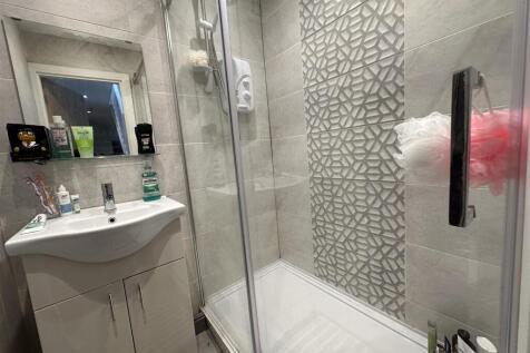 4ag.shower3.JPG