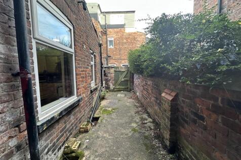 15br.garden.JPG