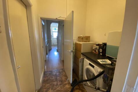 12ba.utility room.JPG