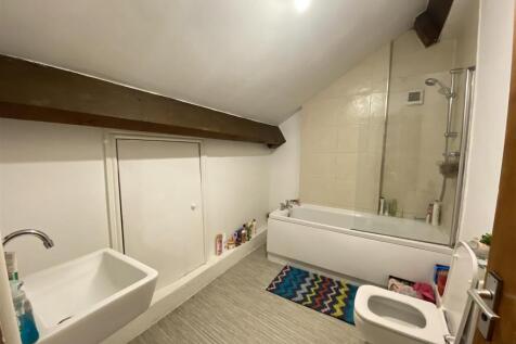 53bfr.bathroom.jpg