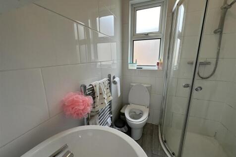 22brae.shower.JPG
