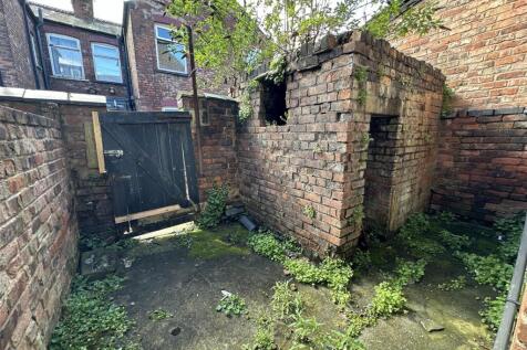 68brae.yard.JPG