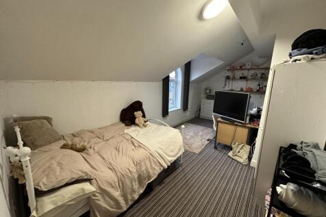 90cr.room6.JPG