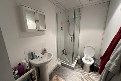 90cr.shower2.JPG