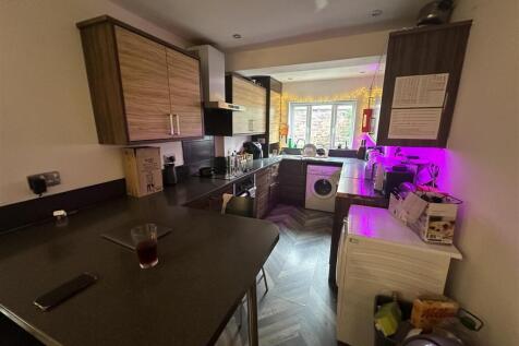 13ds.kitchen.JPG