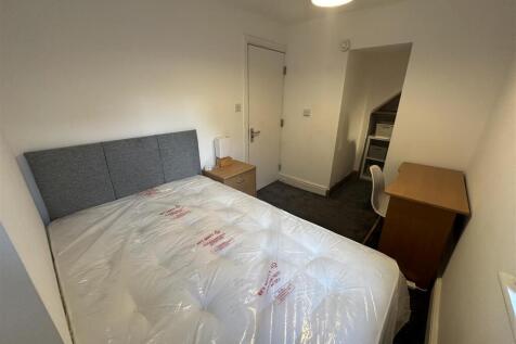 122dr.room2 ds front.JPG