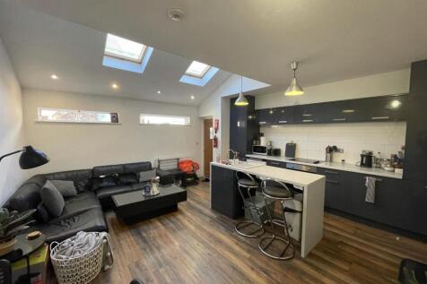 21da.lounge kitchen.jpg