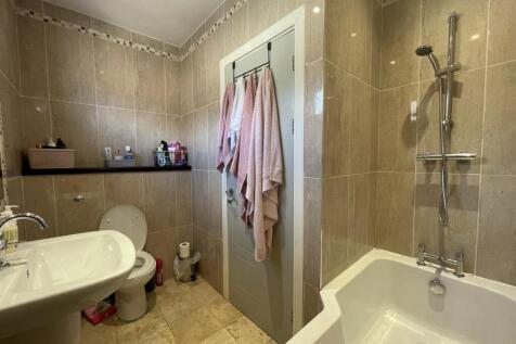 21da.bathroom.jpg