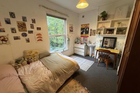 9dr.room2.JPG