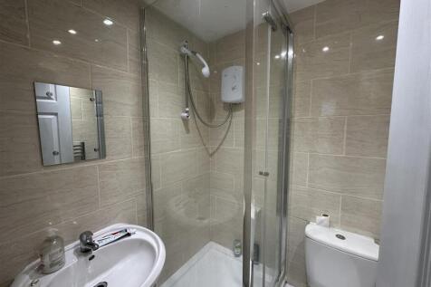 67da.shower1.JPG