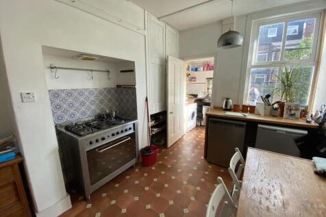 102dr.kitchen dining.jpg
